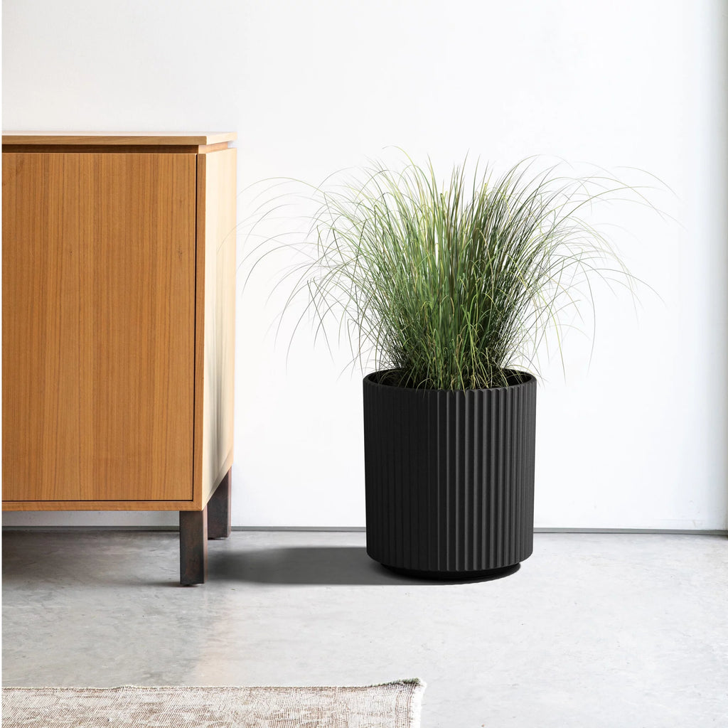 16" Plastic-Stone Planter Black M10211